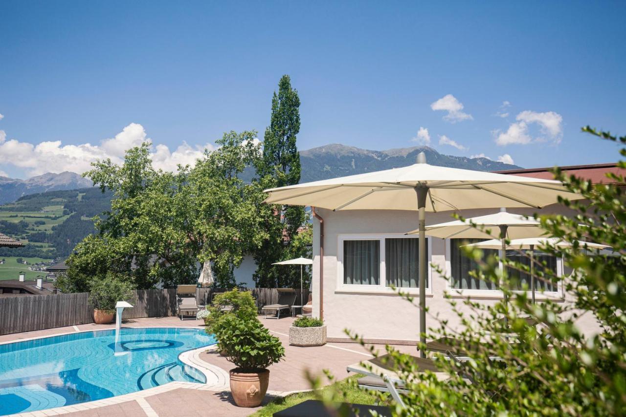 Wanderhotel Teiserhof Funes  Exteriör bild